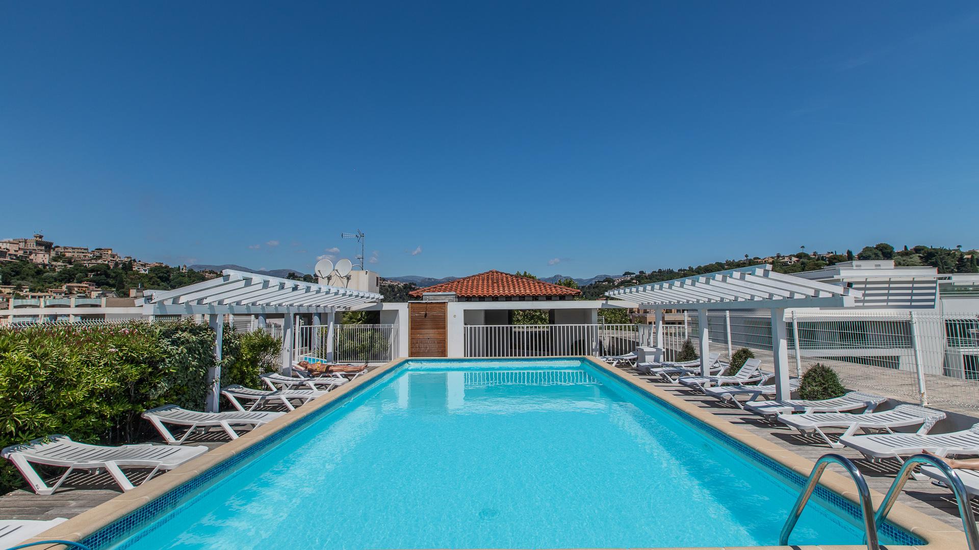 Vacanceole - Residence Le Crystal Cagnes-sur-Mer Bagian luar foto